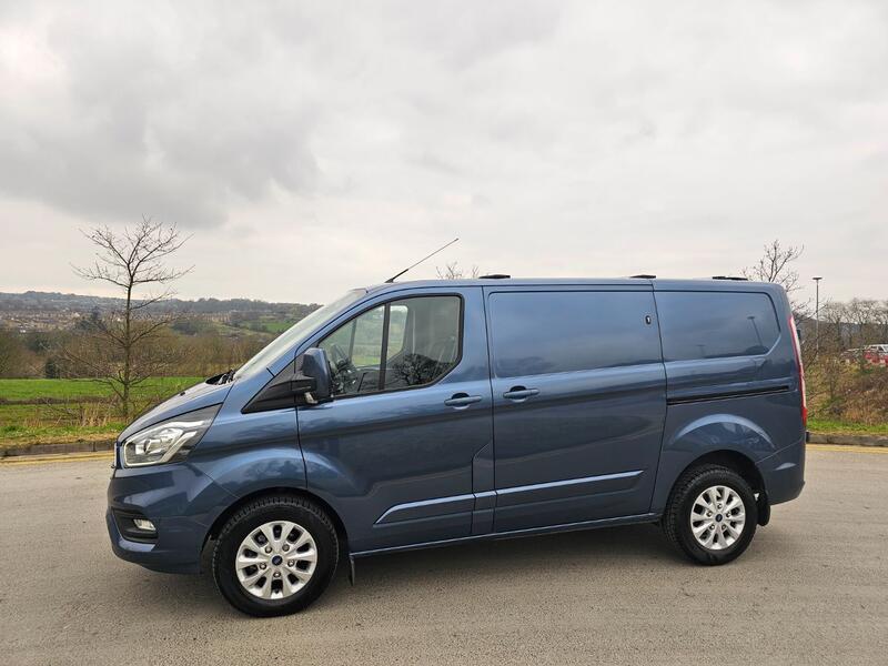 View FORD TRANSIT CUSTOM 2.0 280 EcoBlue Limited Automatic