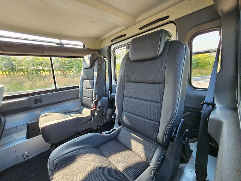 LAND ROVER DEFENDER