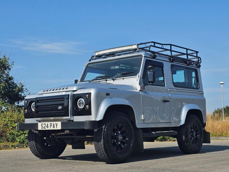 LAND ROVER DEFENDER