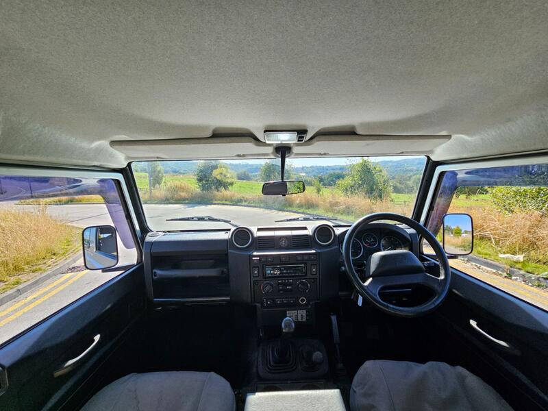 LAND ROVER DEFENDER