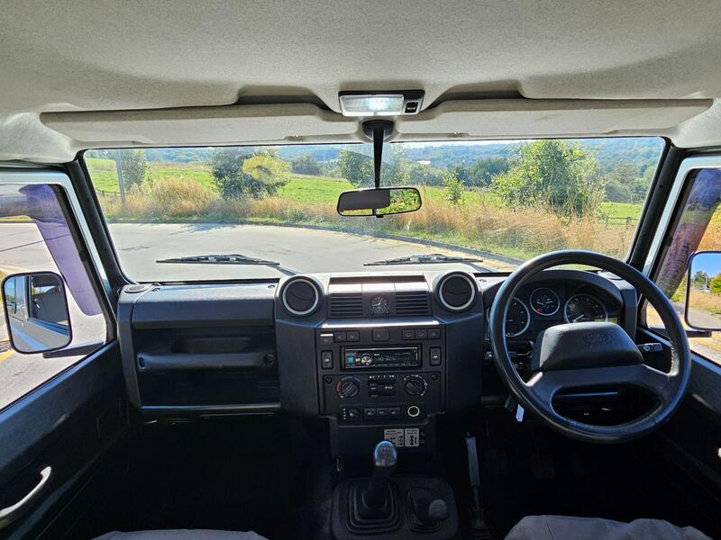 LAND ROVER DEFENDER