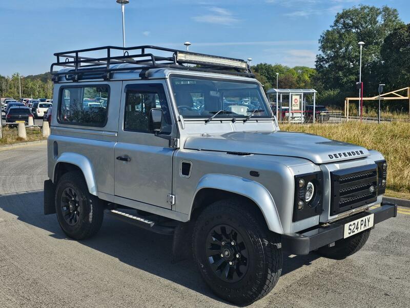 LAND ROVER DEFENDER