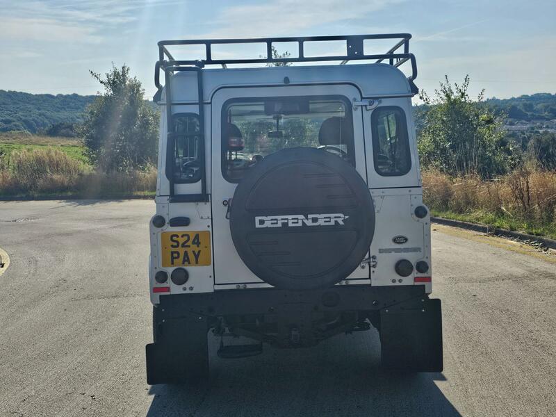 LAND ROVER DEFENDER