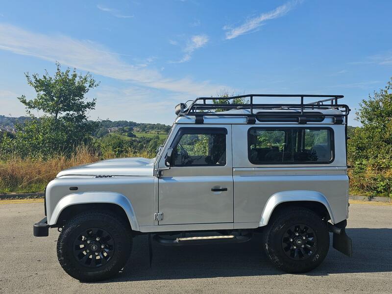 LAND ROVER DEFENDER
