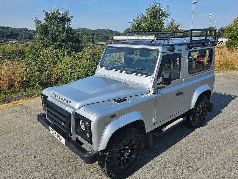 LAND ROVER DEFENDER