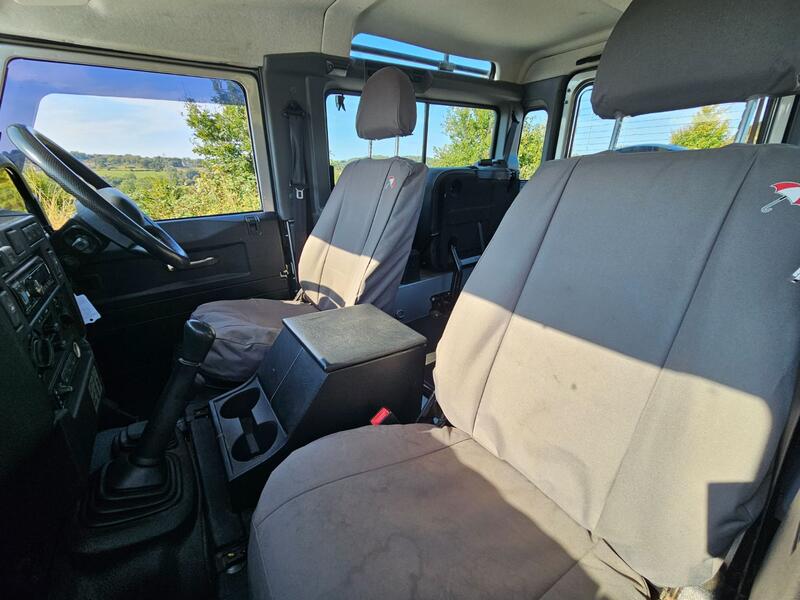 LAND ROVER DEFENDER