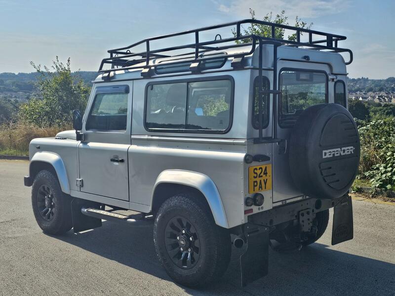 LAND ROVER DEFENDER