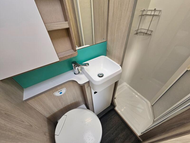 AUTO-TRAIL F-70