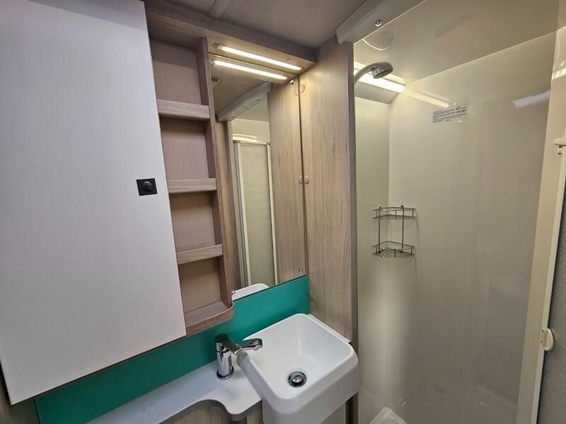 AUTO-TRAIL F-70