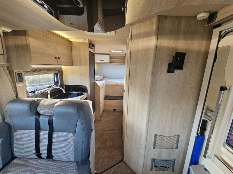 AUTO-TRAIL F-70