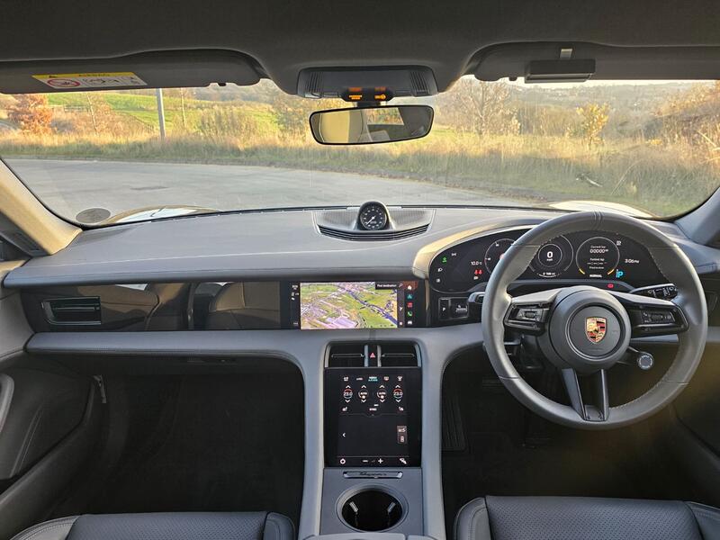 PORSCHE TAYCAN