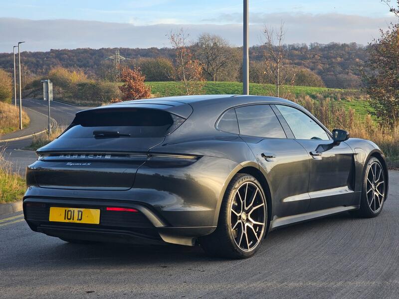 PORSCHE TAYCAN