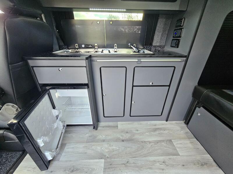 VOLKSWAGEN CAMPERVAN