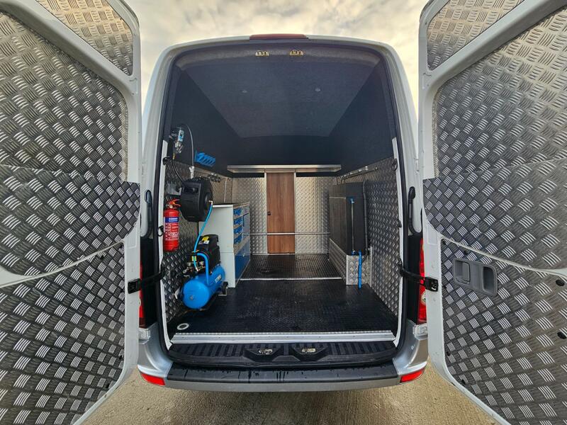 VOLKSWAGEN CRAFTER