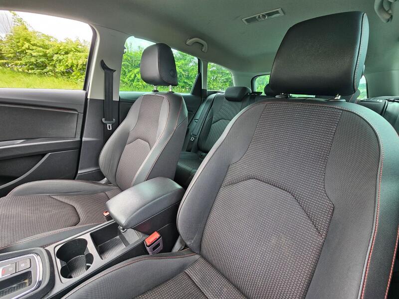 View SEAT LEON 2.0 TDI FR Technology