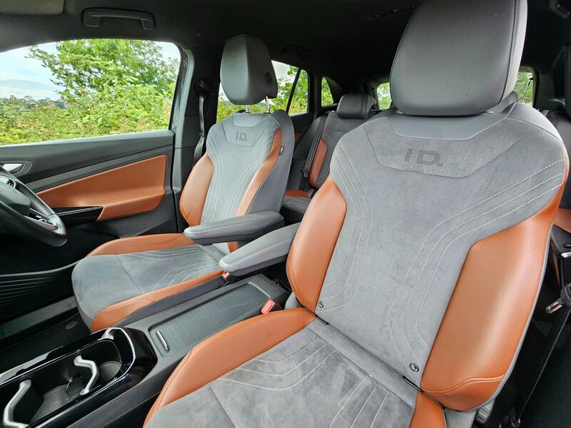 View VOLKSWAGEN ID.4 Pro Performance 77kWh 1ST Edition