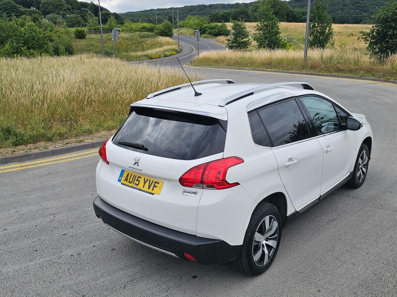 View PEUGEOT 2008 1.6 e-HDi Allure