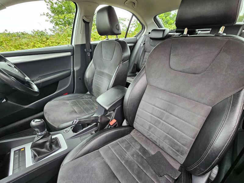 View SKODA OCTAVIA 1.6 TDI Elegance