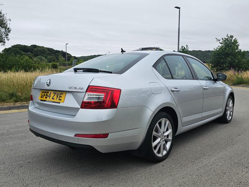 View SKODA OCTAVIA 1.6 TDI Elegance