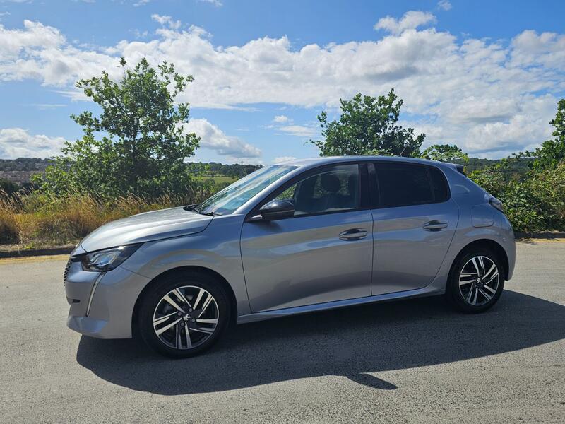 View PEUGEOT 208 1.2 PureTech Allure Premium +