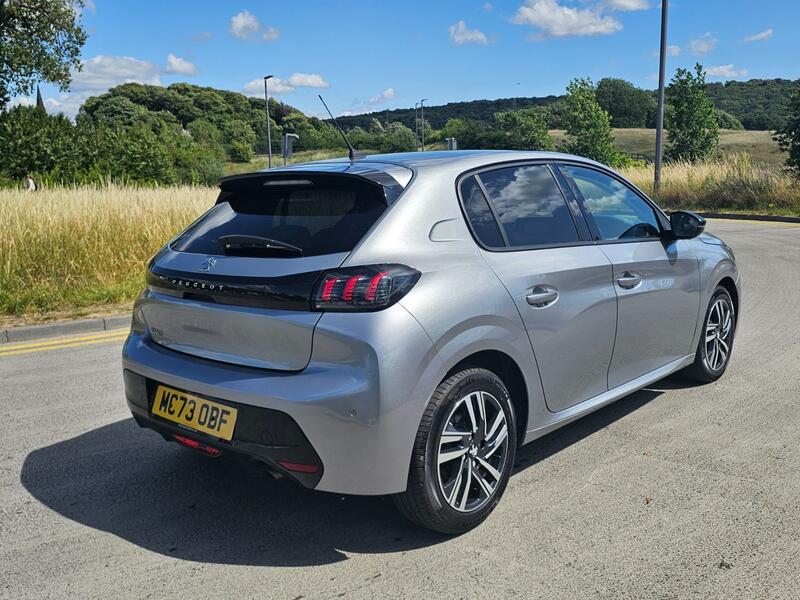 View PEUGEOT 208 1.2 PureTech Allure Premium +