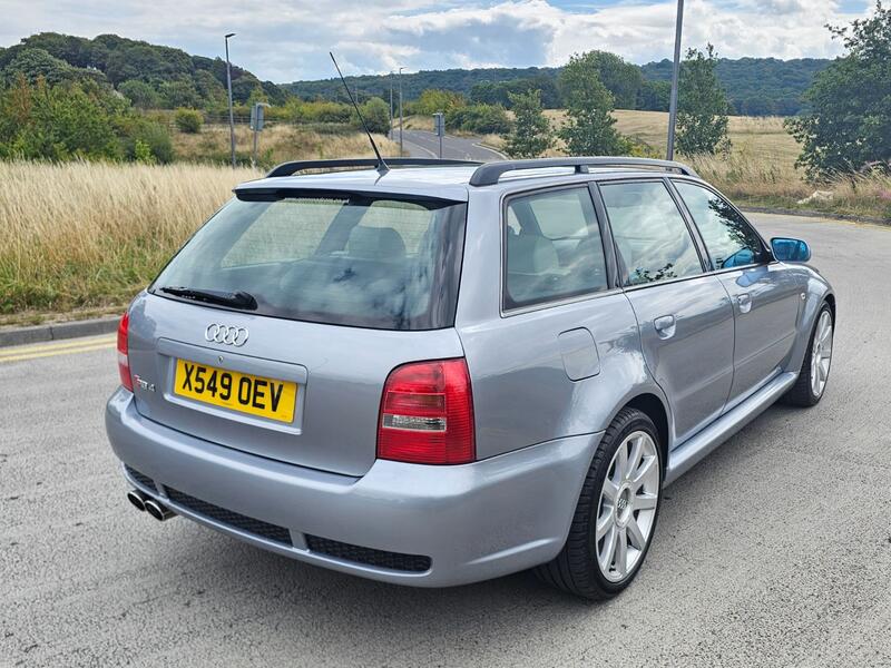 View AUDI RS4 2.7 Bi TURBO AVANT QUATTRO