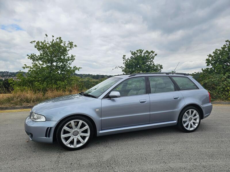 View AUDI RS4 2.7 Bi TURBO AVANT QUATTRO