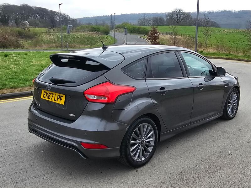 View FORD FOCUS ST-LINE